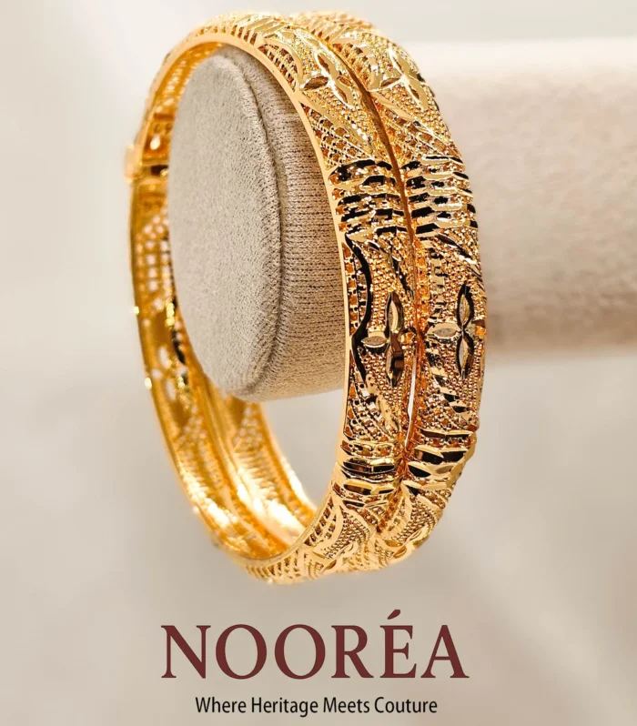Riwaayat Engraved Gold Bangle